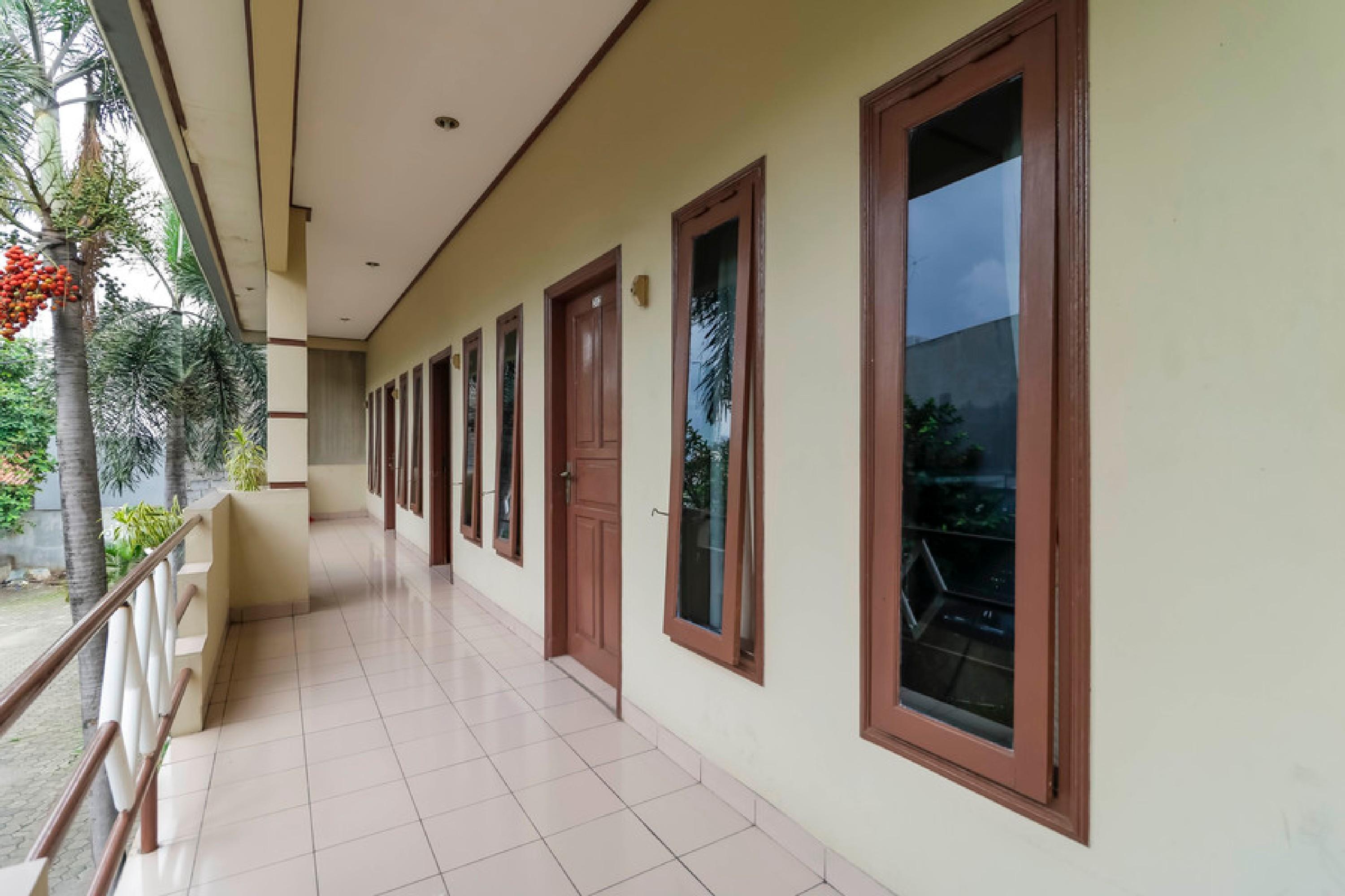 Reddoorz Plus @ Karet Pedurenan 3 Джакарта Екстер'єр фото