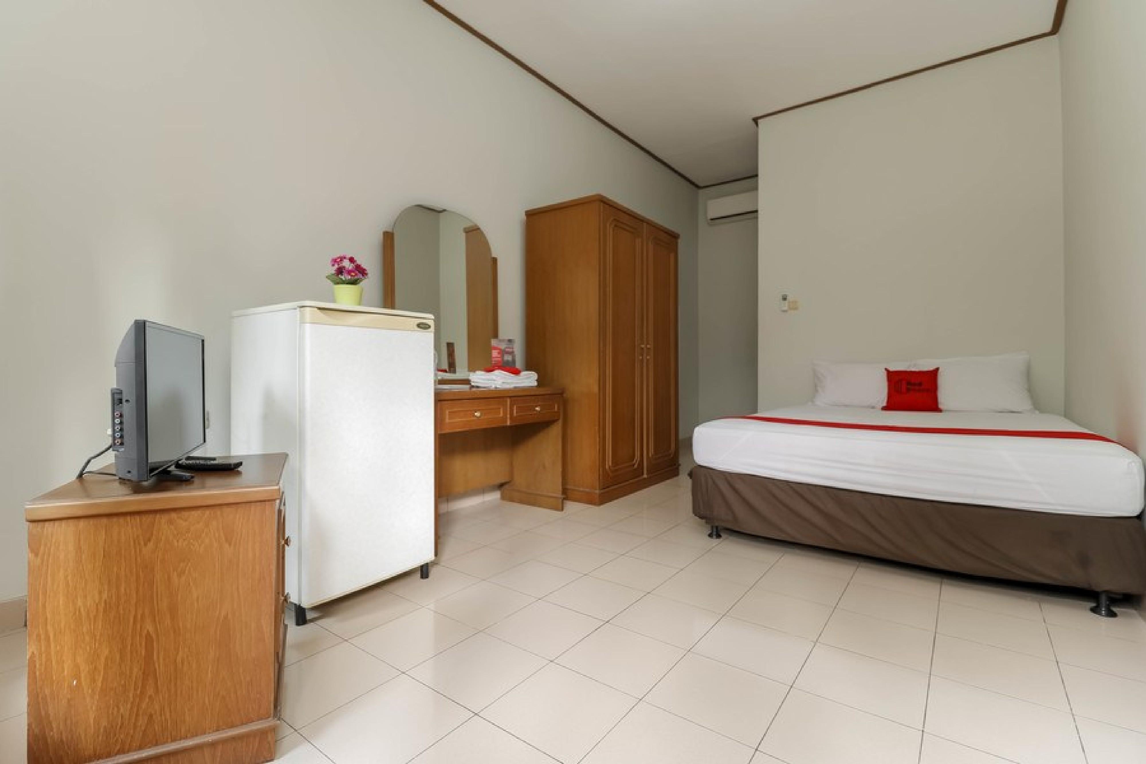 Reddoorz Plus @ Karet Pedurenan 3 Джакарта Екстер'єр фото