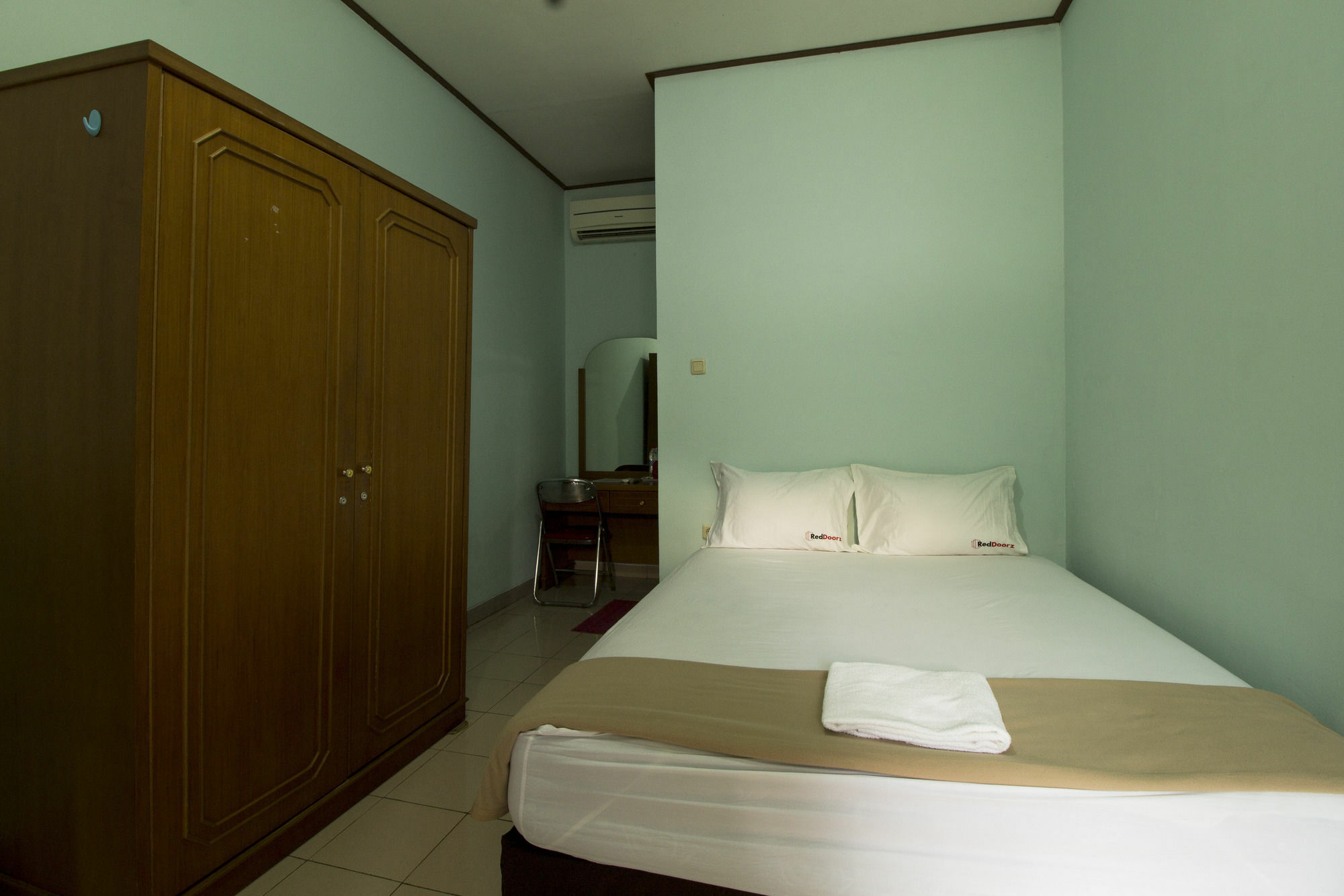 Reddoorz Plus @ Karet Pedurenan 3 Джакарта Екстер'єр фото