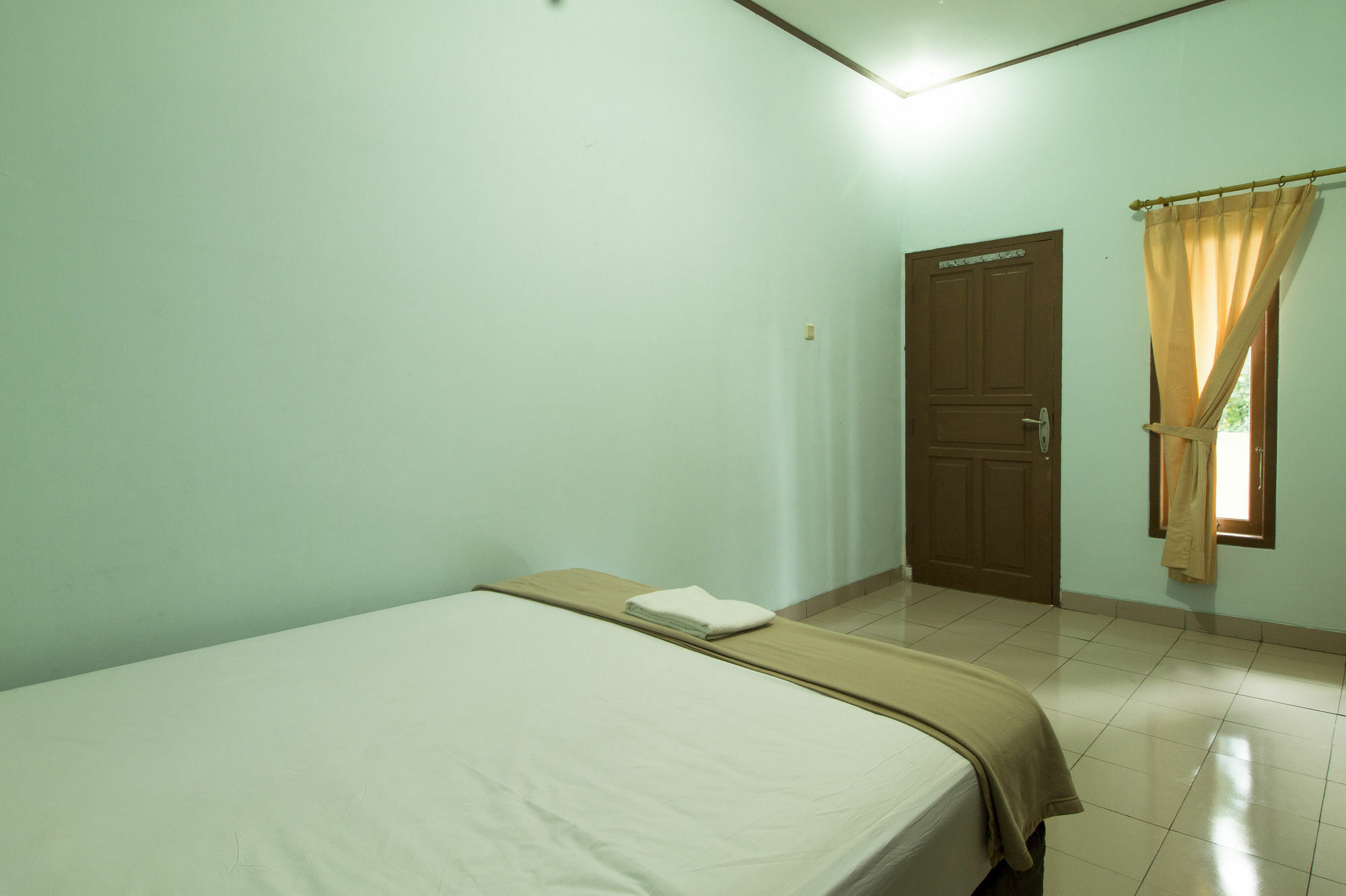 Reddoorz Plus @ Karet Pedurenan 3 Джакарта Екстер'єр фото