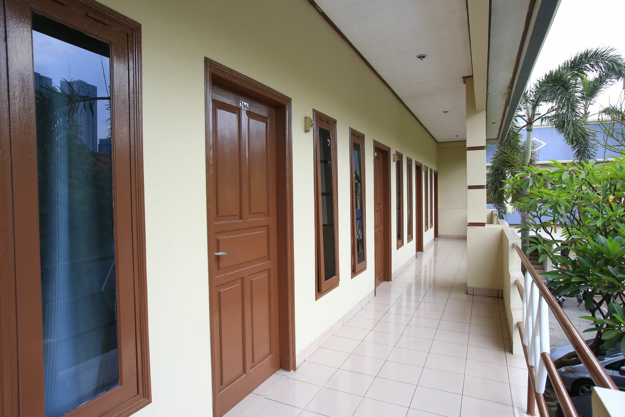 Reddoorz Plus @ Karet Pedurenan 3 Джакарта Екстер'єр фото