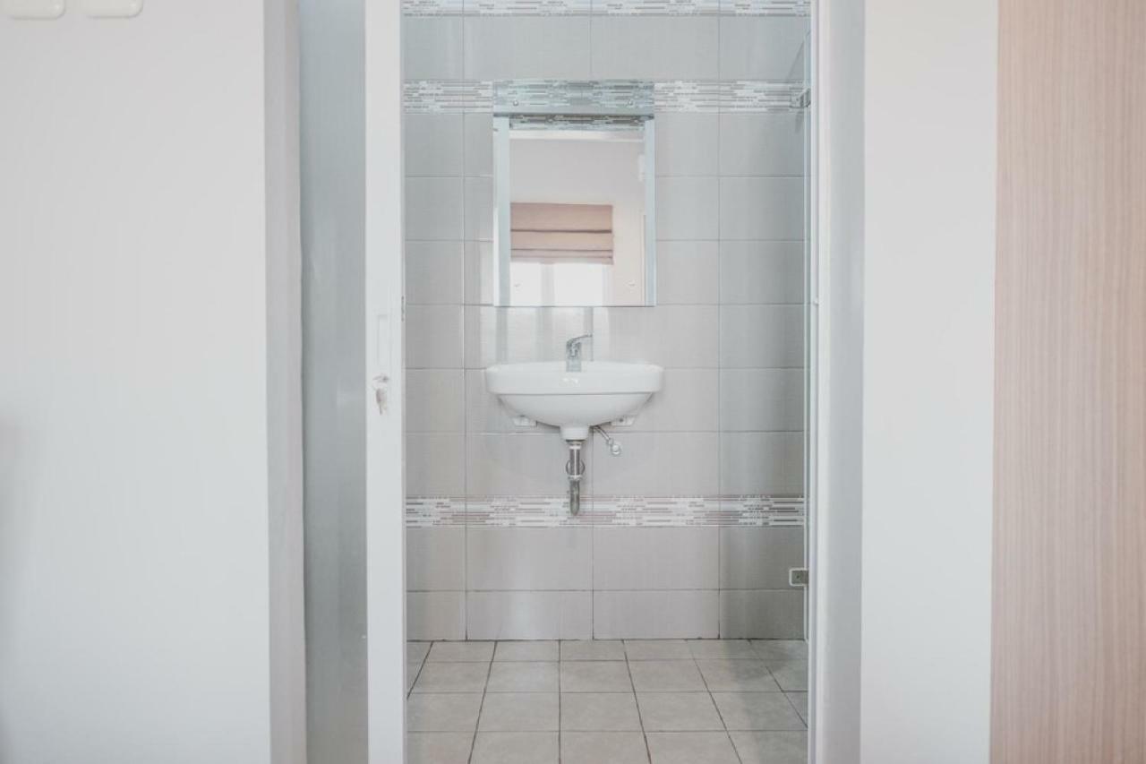 Reddoorz Plus @ Karet Pedurenan 3 Джакарта Екстер'єр фото