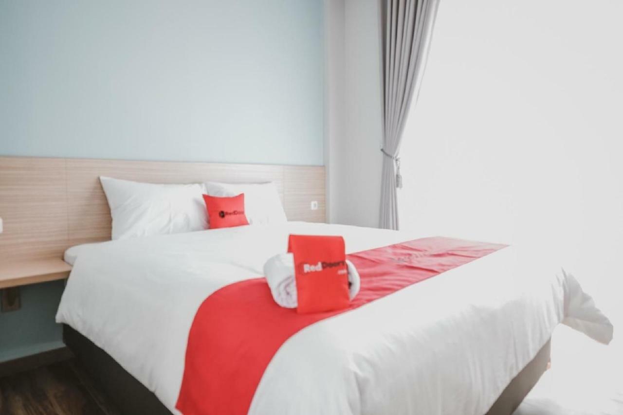 Reddoorz Plus @ Karet Pedurenan 3 Джакарта Екстер'єр фото